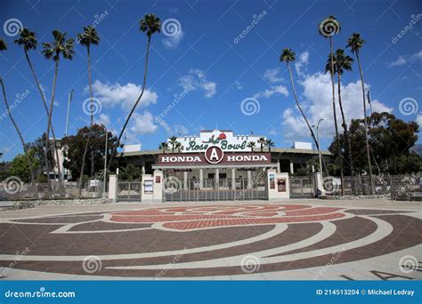 PASADENA, CA/USA - March 26, 2021: Rose Bowl Stadium and Logo. the Rose Bow Located in Pasadena ...