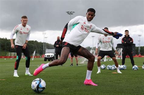 Marcus Rashford Sends Three Word Message After Signing New Manchester