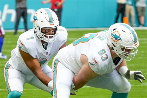 Dolphins Starting Center Michael Deiter Out For Sunday Against Colts