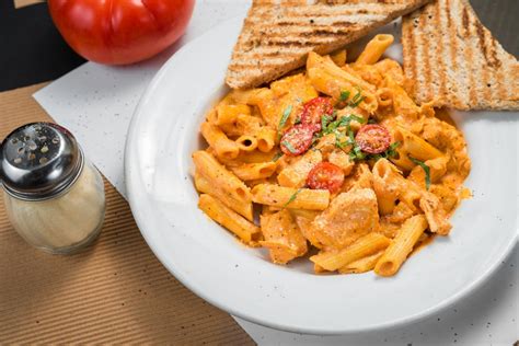 Penne Al Chipotle Con Pollo Caf De La Flor