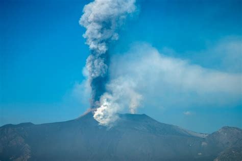 Etna Eruption Forces Closure Of Sicily S Catania Airport Digital Journal