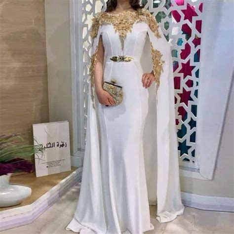 2020 Cape Style robes de bal or Appliques longue sirène arabe robes de