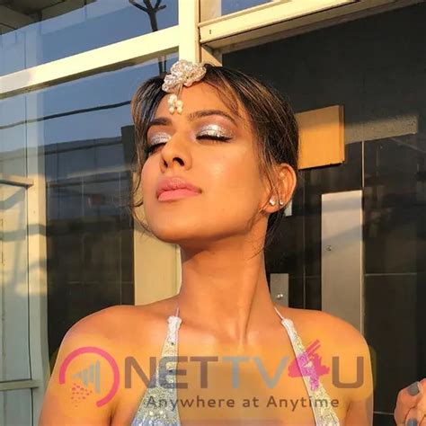 Actress Nia Sharma Hot Sexy Stills Galleries HD Images