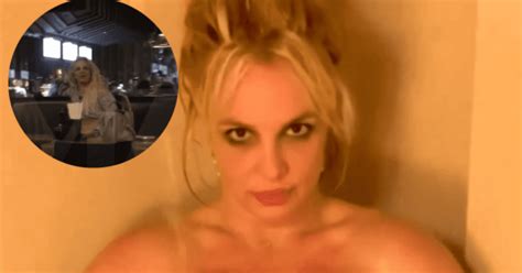 Britney Spears Fue Captada En Un Restaurante Mientras Presentaba Un