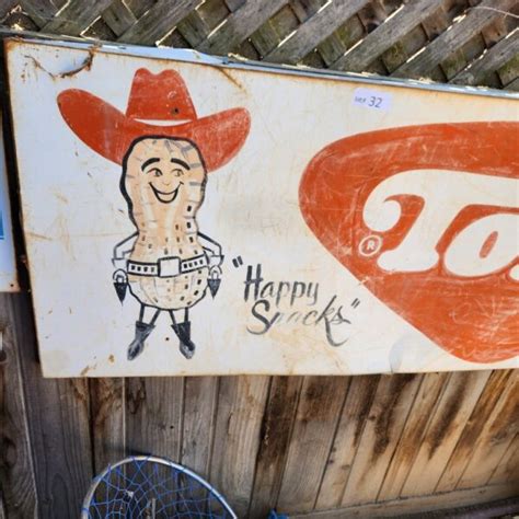 N32 Toms Happy Snacks Vintage Tin Sign Leftover Treasures