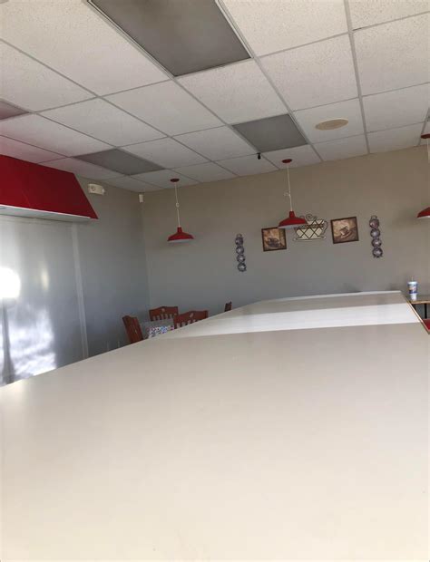weird empty diner.. : r/LiminalSpace