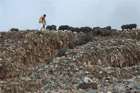 This Photographer Wants You To See The Pollution Crisis In Bangladesh