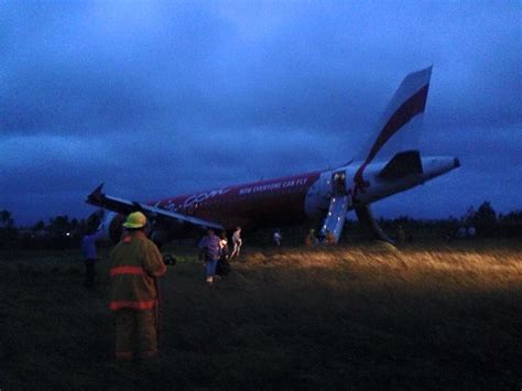 Altro Incidente Per Air Asia Aereo Fuori Pista Nelle Filippine