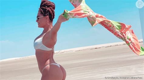 Juliana Paes posta foto de biquíni fio dental topless e se declara ao