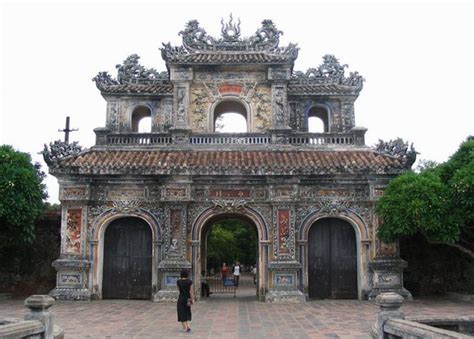 Explore Hue royal tombs - Hidden Land Travel