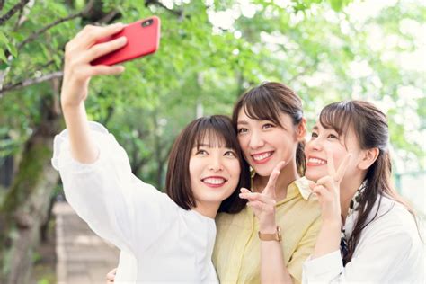 「はい、チーズ！」以外にもこんなに！写真を撮るときの掛け声今どきの主流は？ Kufura（クフラ）小学館公式