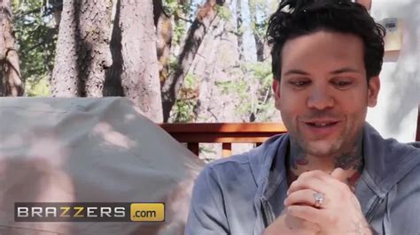 Big Boobed Babe Shagged Hard By Petite Palms In The Snow Hotntubes