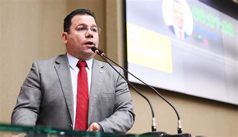 Deputado Wilker aciona Ministério Público para investigar prefeitura de