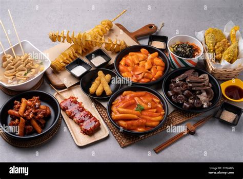 Whirlwind Potato Sotteok Sotteok Assorted Fried Chicken Gangjeong