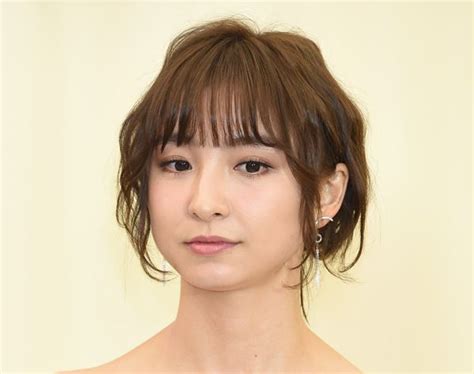 篠田麻里子 離婚調停報道でママタレ生命の危機！youtubeからも滲む家族との距離 ニコニコニュース