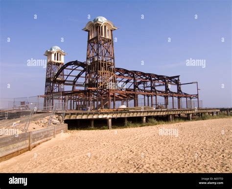 Wellington Pier restoration, Great Yarmouth, Norfolk Stock Photo - Alamy