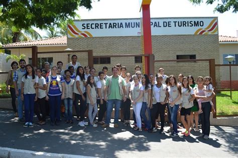 TURISMO Projeto Turismo Pedagógico leva alunos para conhecerem os