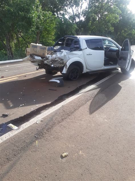 Pneu De Caminh O Se Solta E Provoca Acidente Ao Acertar Caminhonete