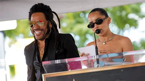 Zoë Kravitz pokes fun at Lenny Kravitz's fashion during Hollywood Walk ...