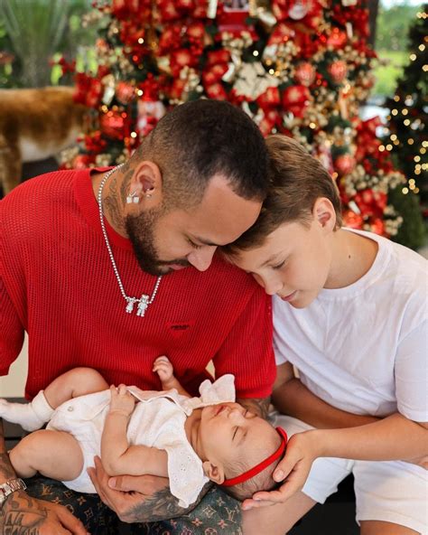 Neymar Mostra Festa De Natal Ao Lado De Bruna Biancardi Dos Filhos E