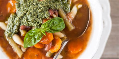 Minestrone Alla Genovese Quando Il Pesto Non Va Su Un Piatto Di Spaghetti