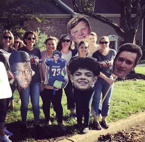 Confessions of a Sports Mama: Team Mama Idea: DIY Big Head Cutouts!