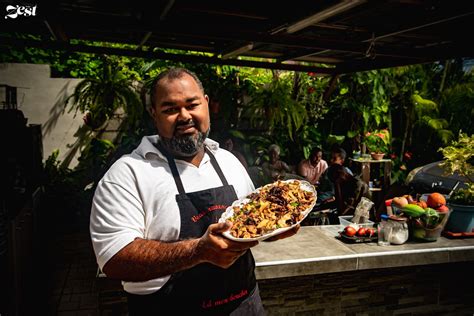 Gastronomie Wok De Porc Aux Pousses De Bambou Frais Et Champignons