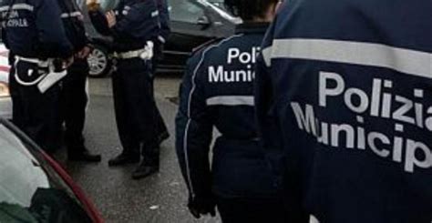 Firenze Arrivano Agenti Di Polizia Municipale In Pi Per La Sicurezza