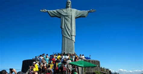 Where is Christ the Redeemer statue located? - Christian Faith Guide