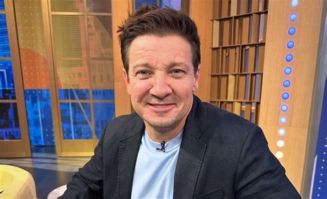 Jeremy Renner Mostra Cicatrizes E Reflete Sobre Acidente Lembretes Do