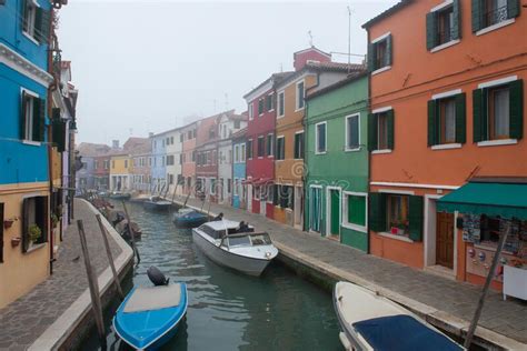 La Isla De Burano En Italia Imagen Editorial Imagen De Italia