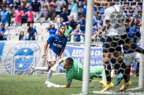 Cruzeiro vence o Grêmio e é campeão da Copa do Brasil Sub 20Jogada 10