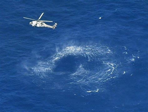 海自ヘリ：4人搭乗、墜落か 津軽海峡で訓練中、1人救助 写真特集24 毎日新聞