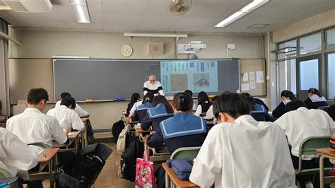 10月19日（木）5限は1年生の言語文化で国語の古典の授業を見学しました。 学校長ブログ