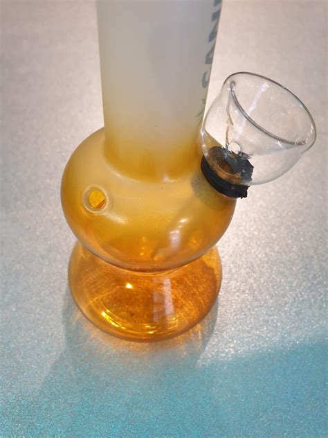 BONG IN VETRO BIANCO GIALLO Cannabis Store Moncalieri