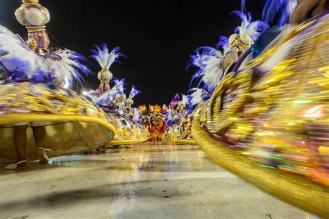 Carnaval de São Paulo tem tumulto em camarote do Anhembi