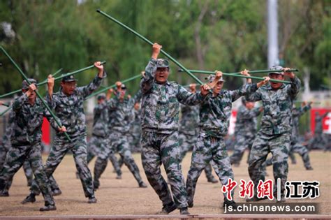 东南大学新生军训成果汇报“沙场秋点兵”——中国新闻网江苏