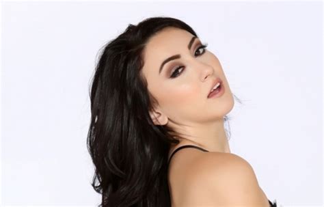 Mandy Muse Gives Fans The Porn Star Experience At Naughty America VR EMMNETWORK