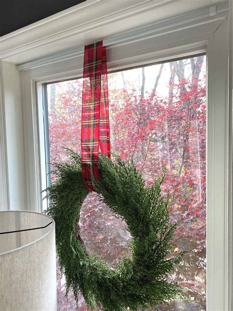 Best Wreaths For Windows At Glenda Erdman Blog