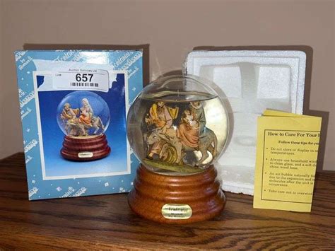 Fontanini Musical Snow Globe Auction Services Ltd