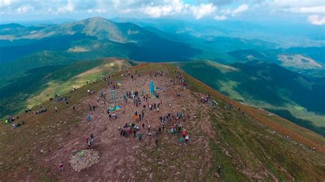 Красуня Говерла з висоти пташиного польоту (Hoverla, view from the sky ...