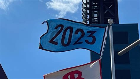 DeCamara, Seltzer rip new Phillies' 2023 wildcard flag: 'Gimmicky, lame'