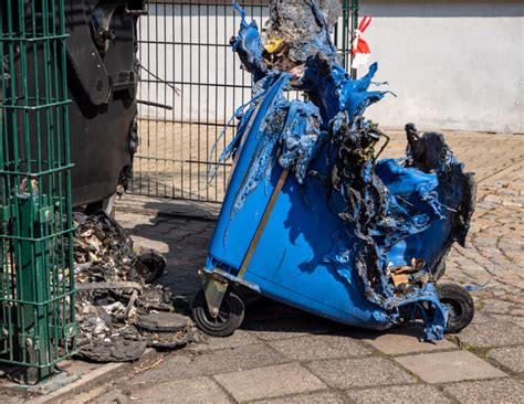 Brennende Mülltonnen in der Oststadt und Südstadt Polizei fahndet mit