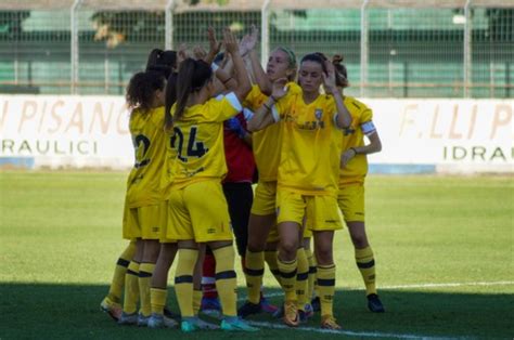 Calcio Fiamma E Real Meda In Campo Il Cittadino Di Monza E Brianza