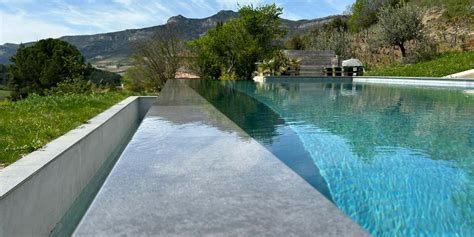 Constructions de Piscines en Béton dans les Alpes Maritimes