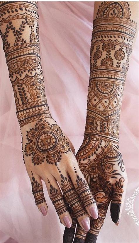 Pin By Pooja On Henna Designs Wedding Henna Designs Modern Mehndi