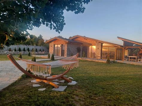 Вила за гости Мегалит Ризорт (Megalith Resort) - село Средногорово ...