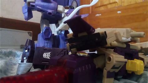 Blitzwing Vs Cyclonus Stop Motion Youtube