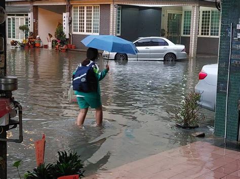 彰化鹿港天后宮廟埕變池塘 老街暴雨一度水淹到大腿 生活 自由時報電子報