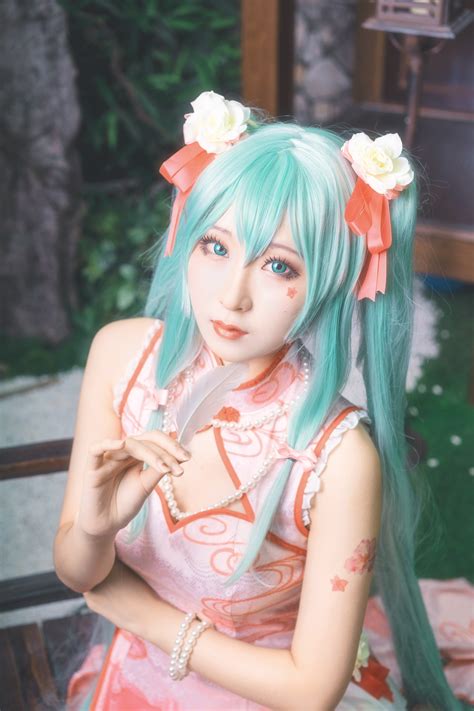 橘万里花 在最不卖萌网的cosplay作品初音旗袍cos